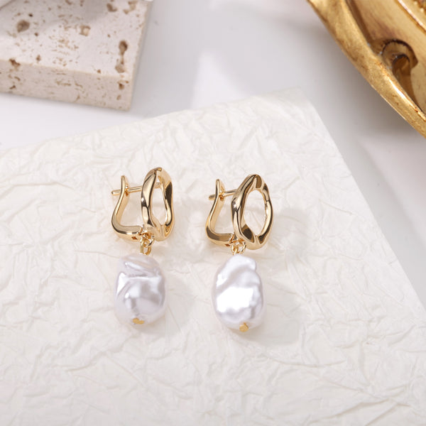 Elegant Imitation Pearl Pendant Earrings